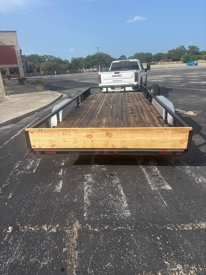 Tilt deck car hauler trailer rental Universal City TX — Tri County